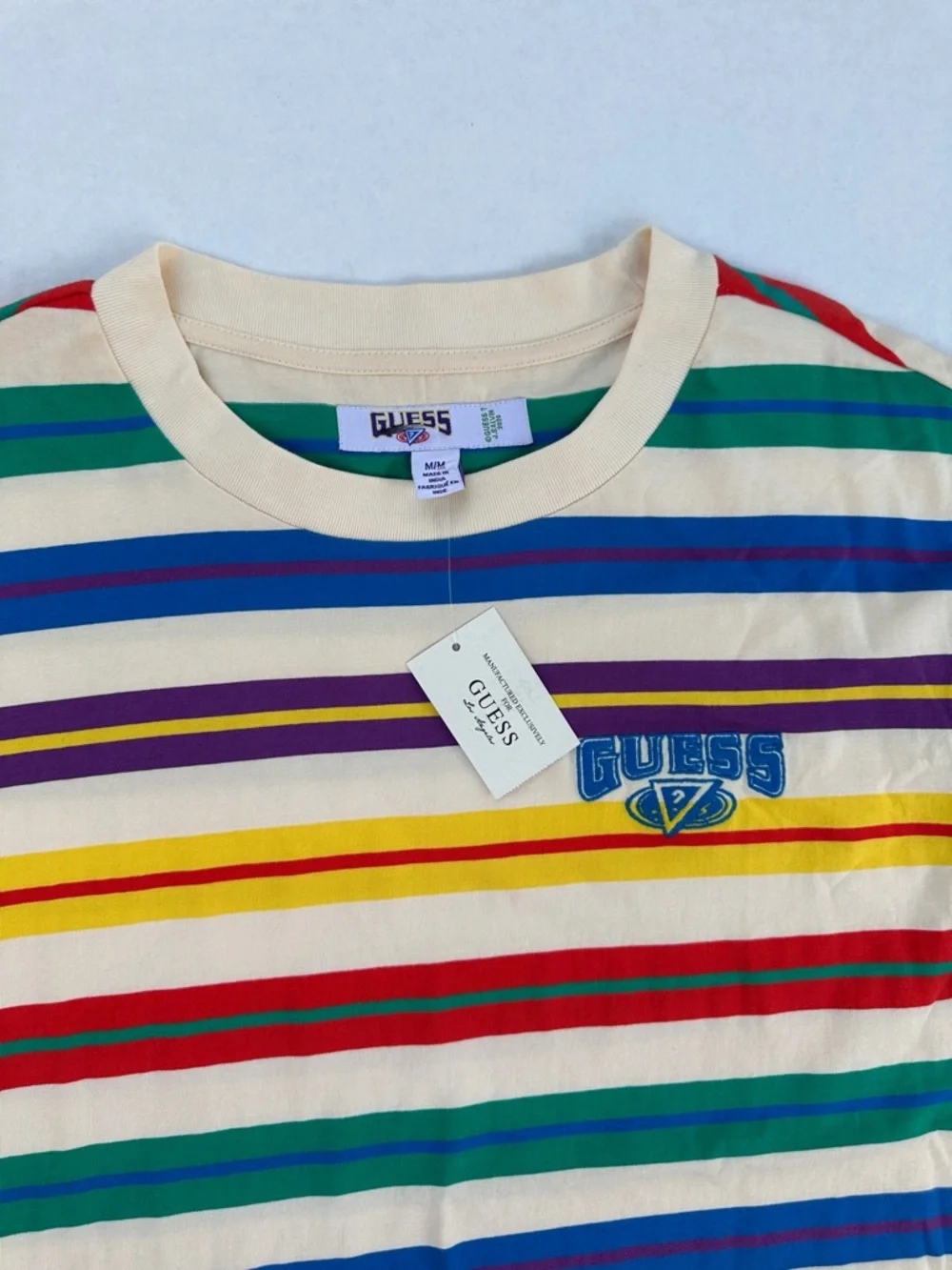 New GUESS Men’s Ivory Crewneck Tee with Multicolor Stripe SZ M - Picture 4 of 6